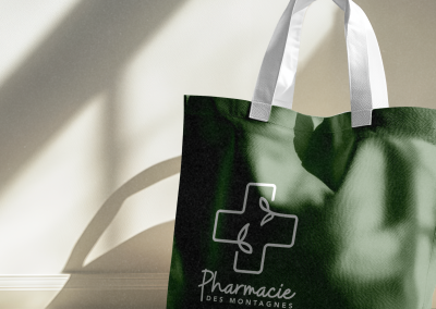 Nouvelle identité pour cette pharmacie à Champniers en Charente !